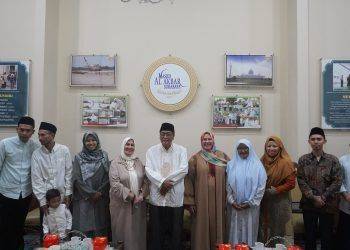 Guru Besar Universitas Ibnu Tufail Maroko Kagumi Arsitektur Masjid Al-Akbar Surabaya