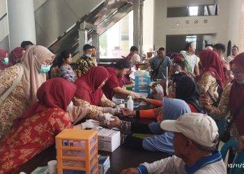 150-an Jamaah Masjid Al-Akbar Ikuti Donor Darah DMI Jatim