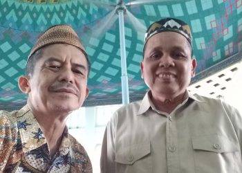 Madrim Jadi Sesepuh bagi 20 Pengatur Shaf di Masjid Al-Akbar Surabaya
