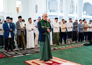 Ratusan Jamaah Masjid Al-Akbar Surabaya Ikuti Sholat Istisqa’ Sikapi Kemarau Panjang