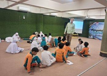 MI Masjid Al-Akbar Datangkan “Guest Teacher” dari Kanada