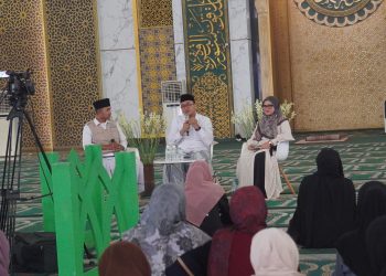 MSG ke-29 di Masjid Al-Akbar, Gus Amak dan Ning Widad Apresiasi GenZI yang mau Ngaji Subuh di Masjid
